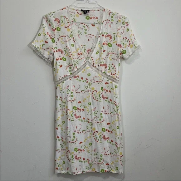 Y2K Style Nasty Gal Mini Dress Size 6 Lace Trim Floral V Neck Lightweight - Picture 4 of 15